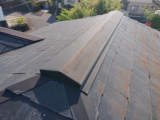 大棟板金と屋根面